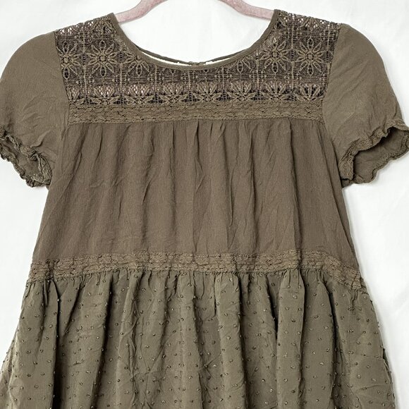 Tops - Green Lacy Baby Doll Short Sleeve Blouse Size Small With Button Closure